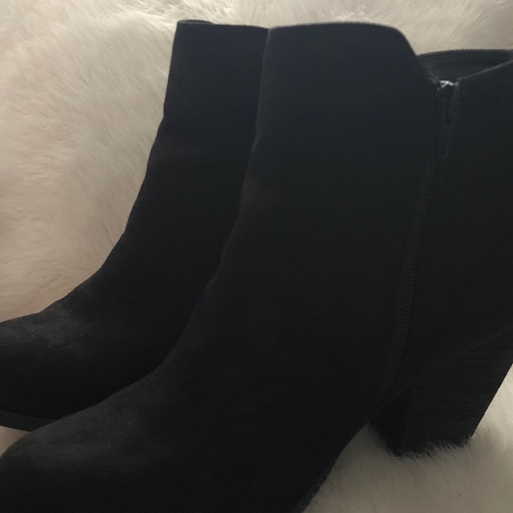 VECCIANO Shoe with Heel